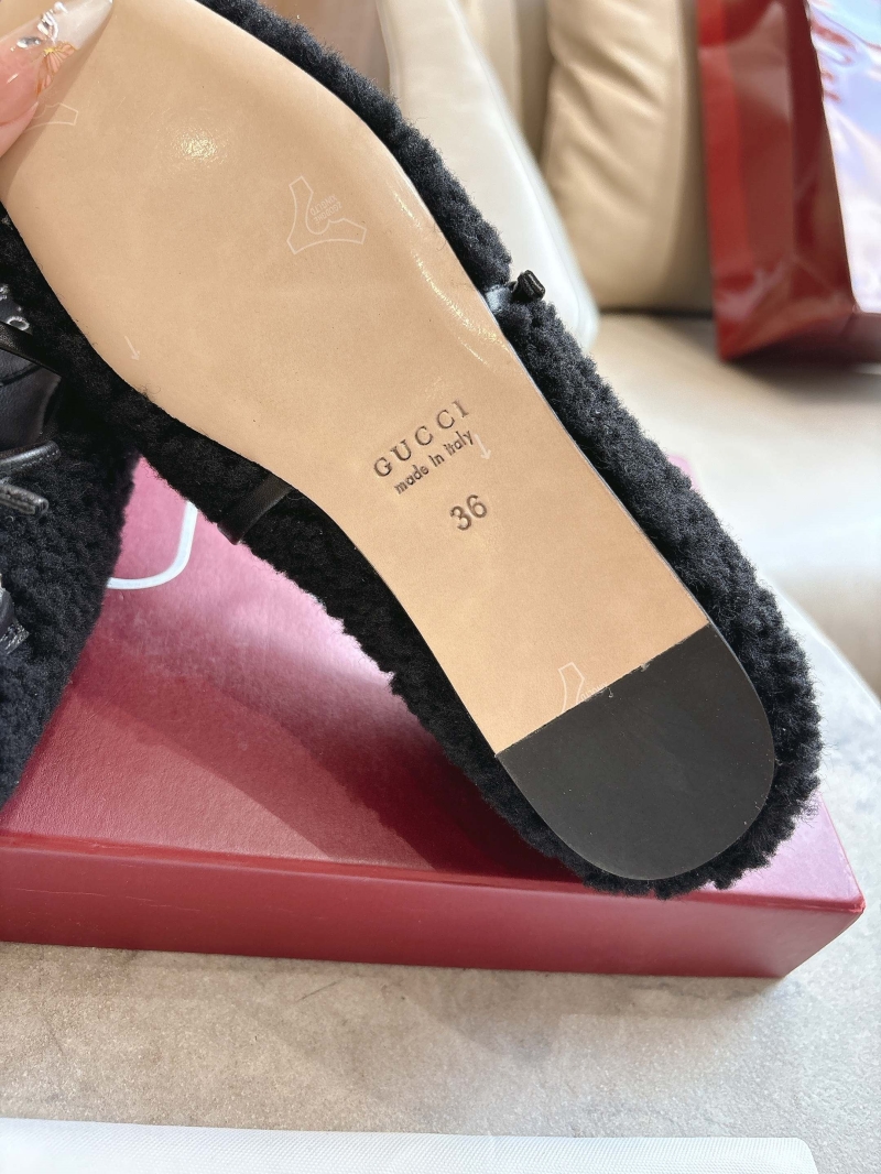 Gvc*1 flat shoes